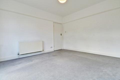 3 bedroom terraced house to rent, The Crescent, Beckenham BR3