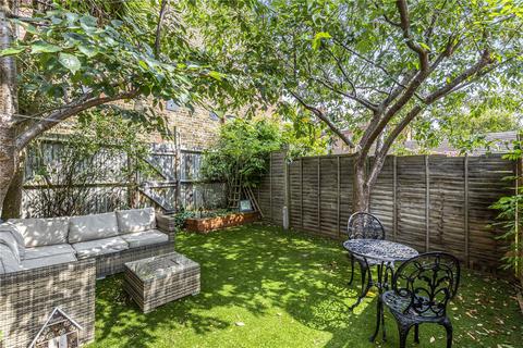 2 bedroom flat for sale, Haverhill Road, London, SW12