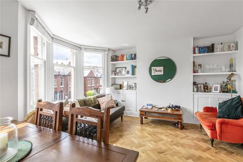 2 bedroom flat for sale, Haverhill Road, London, SW12