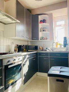 Studio to rent, Pembroke Road, London W8