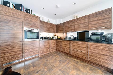 2 bedroom flat for sale, Blagrove Road, Teddington, TW11