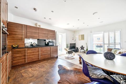 2 bedroom flat for sale, Blagrove Road, Teddington, TW11