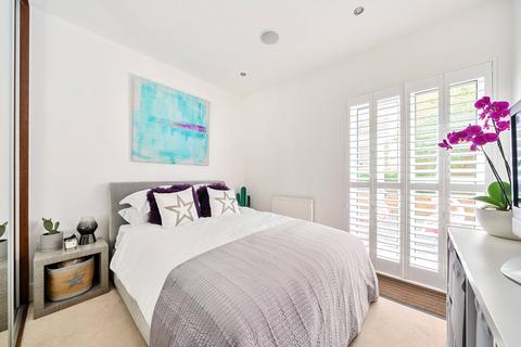 2 bedroom flat for sale, Blagrove Road, Teddington, TW11
