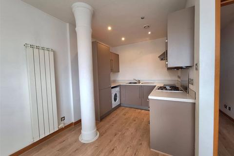 2 bedroom flat for sale, Dock Road, Birkenhead, Merseyside, CH41