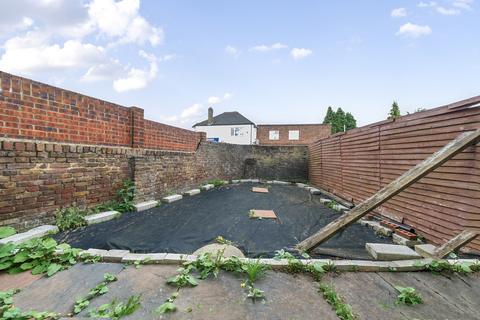6 Waylands, Hayes, UB3 2QU