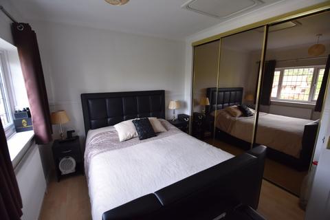 15 Felbrigg Close, Luton, LU2 8UL