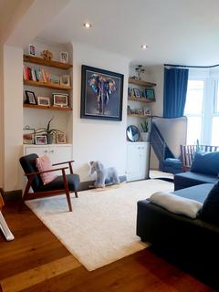 3 bedroom terraced house to rent, Denny Road, London, N9