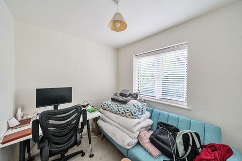 2 bedroom flat for sale, Stanningley Road, Leeds, UK, LS12