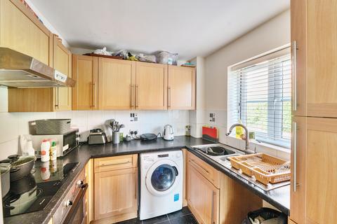 2 bedroom flat for sale, Stanningley Road, Leeds, UK, LS12