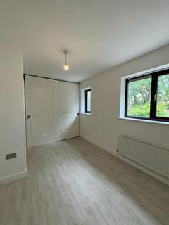 2 bedroom end of terrace house to rent, Kerris Close, Manchester, M22