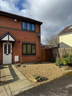 2 bedroom end of terrace house to rent, Kerris Close, Manchester, M22