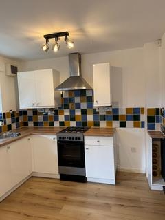 2 bedroom end of terrace house to rent, Kerris Close, Manchester, M22