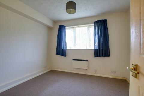 8 Charing Close, Ringwood, BH24 1FA