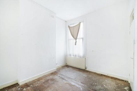 2 bedroom apartment for sale, Bathurst Gardens, Kensal Rise, NW10