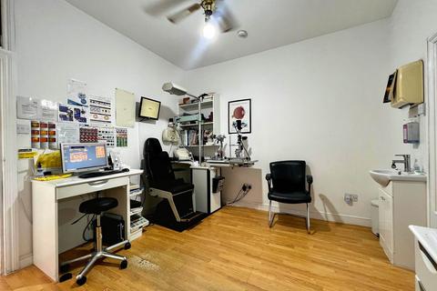 Property to rent, Woodford Road, Forest Gate, E7 0DJ