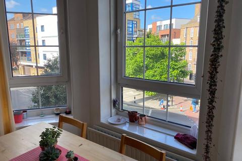 3 bedroom flat to rent, London, E2