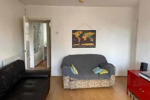 3 bedroom flat to rent, London, E2