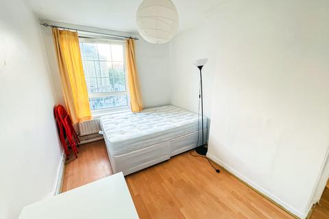 3 bedroom flat to rent, London, E2