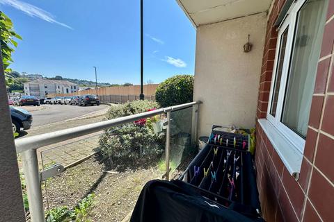 2 bedroom flat for sale, McKay Avenue, Torquay, TQ1 4FD