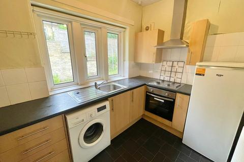 1 bedroom bungalow to rent, Ashwell Road, Manningham, Bradford, West Yorkshire, UK, BD8