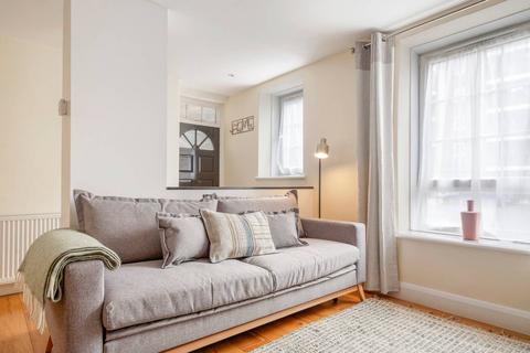 2 bedroom flat to rent, Meadow Road, SW8 1NB