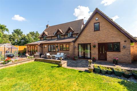 5 bedroom detached house for sale, Holden Close, Biddenham, Bedfordshire, MK40