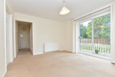 2 bedroom flat for sale, Oxford Road, Redhill, Surrey