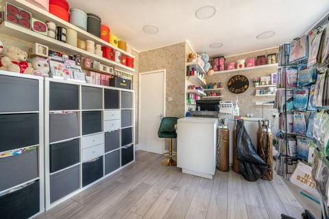 3 bedroom end of terrace house for sale, Cemetery Road, Forest Gate, London, E7