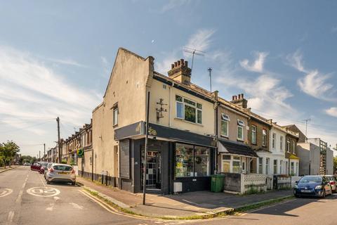 3 bedroom end of terrace house for sale, Cemetery Road, Forest Gate, London, E7