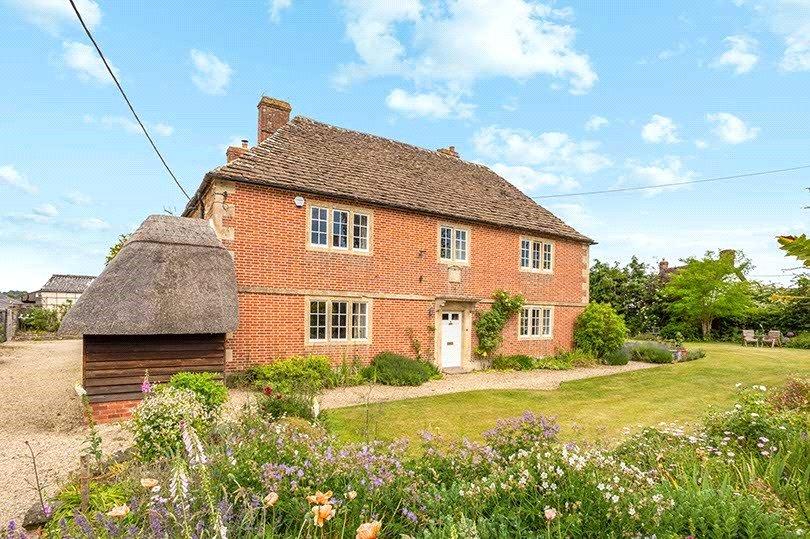 5 bedroom detached house to rent