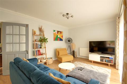2 bedroom flat for sale, Roundhedge Way, Enfield, EN2