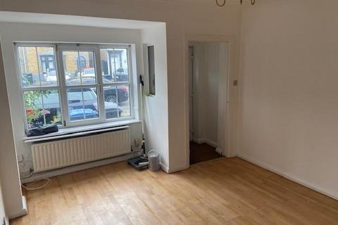 2 bedroom terraced house to rent, Totteridge Road, Enfield, EN3