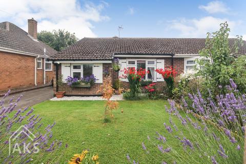 74 The Bancroft, Etwall, Derby, DE65 6NF