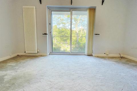 Flat 3, Capella Court, 6 Exeter Park Road, Bournemouth, BH2 5BD