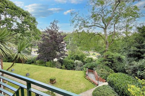 Flat 3, Capella Court, 6 Exeter Park Road, Bournemouth, BH2 5BD