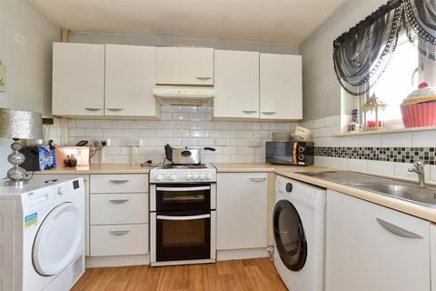 2 bedroom flat for sale, Fairfax Avenue, Basildon, Essex