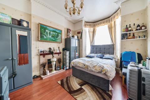 4 bedroom terraced house for sale, Shakespeare Road, London