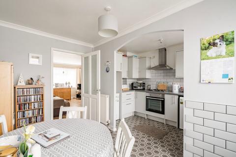 16 Brooks Drive, Scarning, Dereham, NR19 2TB