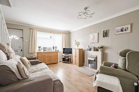 16 Brooks Drive, Scarning, Dereham, NR19 2TB