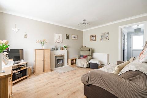 16 Brooks Drive, Scarning, Dereham, NR19 2TB