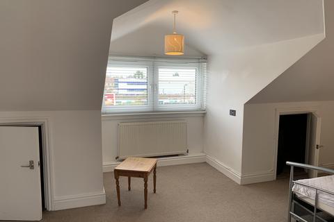 Studio to rent, 9b Masons Avenue, HA3