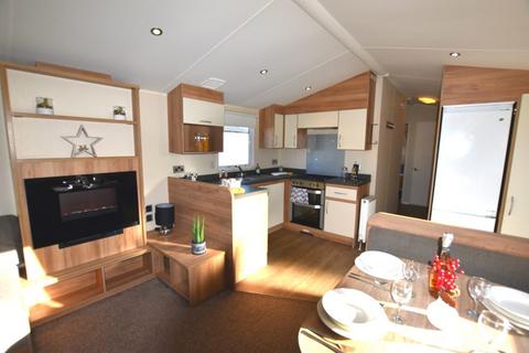 3 bedroom static caravan for sale, Dovercourt Holiday Park