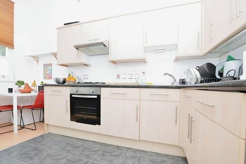 1 bedroom flat to rent, Lyndhurst Way Peckham SE15