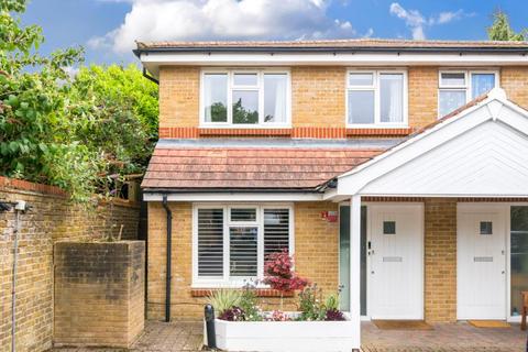 3 bedroom semi-detached house to rent, Egmont Road, Surbiton KT6