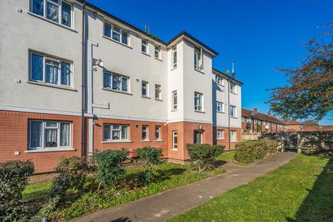 Slough - 3 bedroom apartment for sale