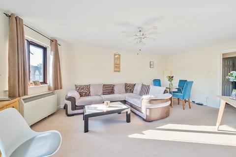 1 bedroom flat for sale, Freelands Road, Cobham, KT11