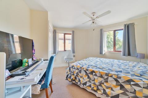 1 bedroom flat for sale, Freelands Road, Cobham, KT11