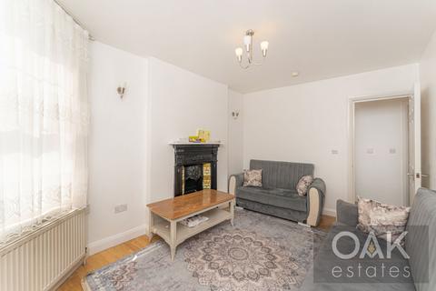 2 bedroom flat for sale, Green Lanes, London N13