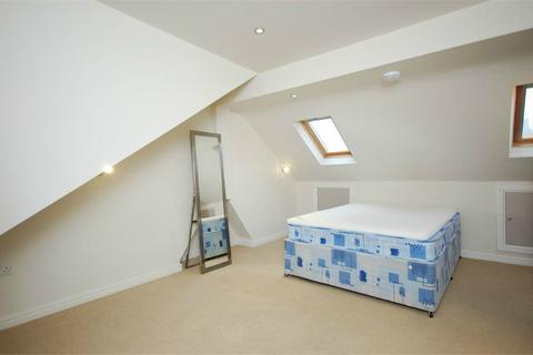 2 bedroom flat to rent, Greyhound Road, Kensal Rise, London, NW10