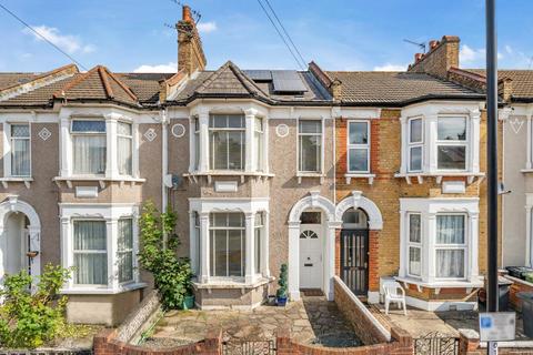 3 bedroom terraced house for sale, Honley Road, Catford